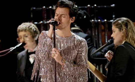 Harry Styles Bawa Video Klip “As It Was” ke Atas Panggung ‘Grammy Awards 2023’