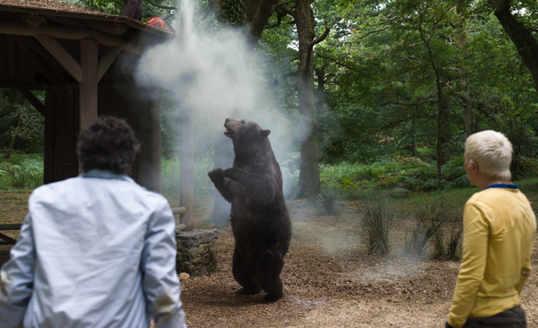 Diangkat dari Kisah Nyata, Film ‘Cocaine Bear’ Berhasil Jadi Box Office di Amerika