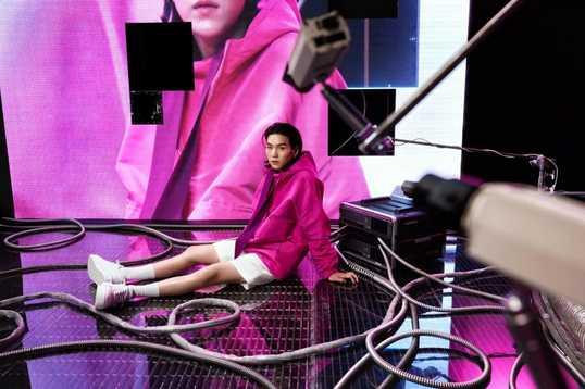 Suga BTS Ditunjuk Jadi Brand Ambassador Terbaru Brand Valentino